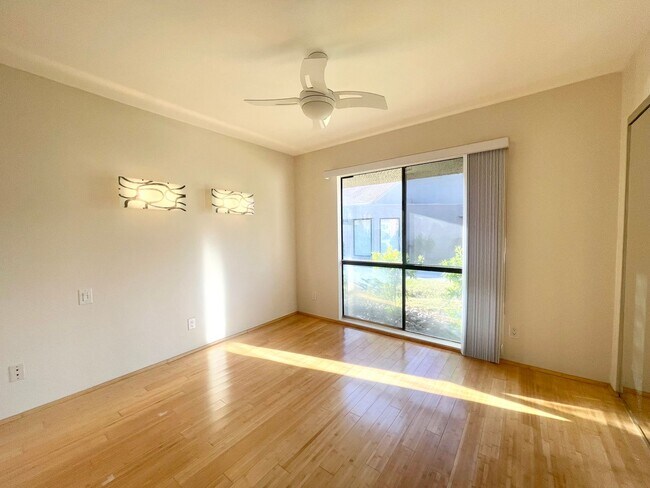 Building Photo - AVAILABLE NOW!! BEAUTIFUL  2 Bed / 2 Bath - Across from The River Shopping Center in RANCHO MIRAGE!