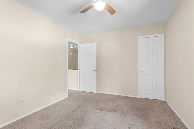 Building Photo - 24026 Spring Briar Ln