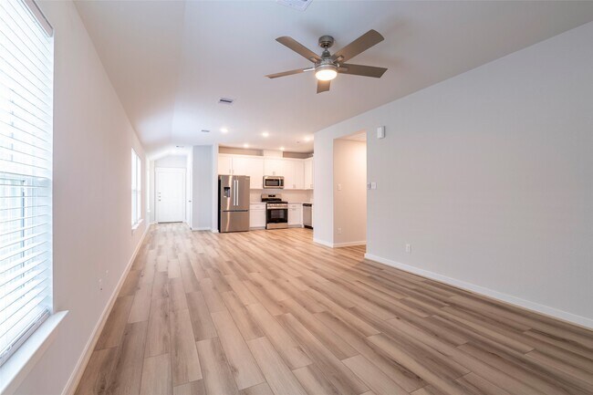 Building Photo - 4519 Pinehurst Trce Dr