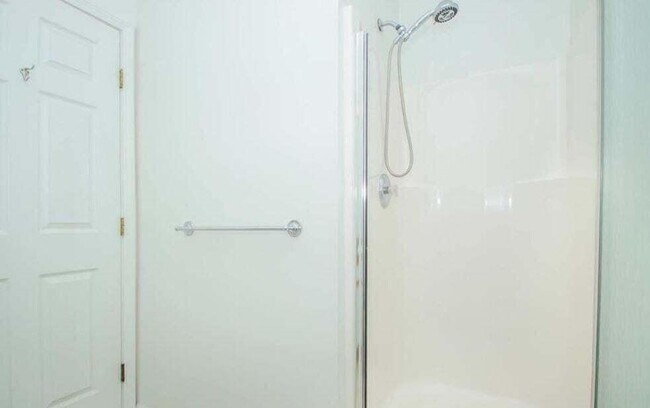 Building Photo - 1430 Fox Pointe Cir