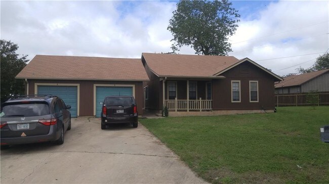 Building Photo - 1608 Dale Cove