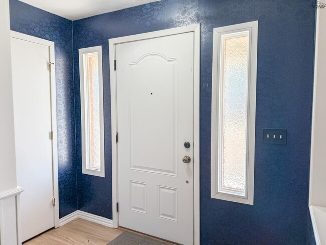Building Photo - 4600 Belmount Dr