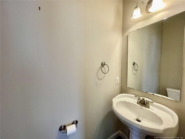 Building Photo - 1219 Braybrooke Pl