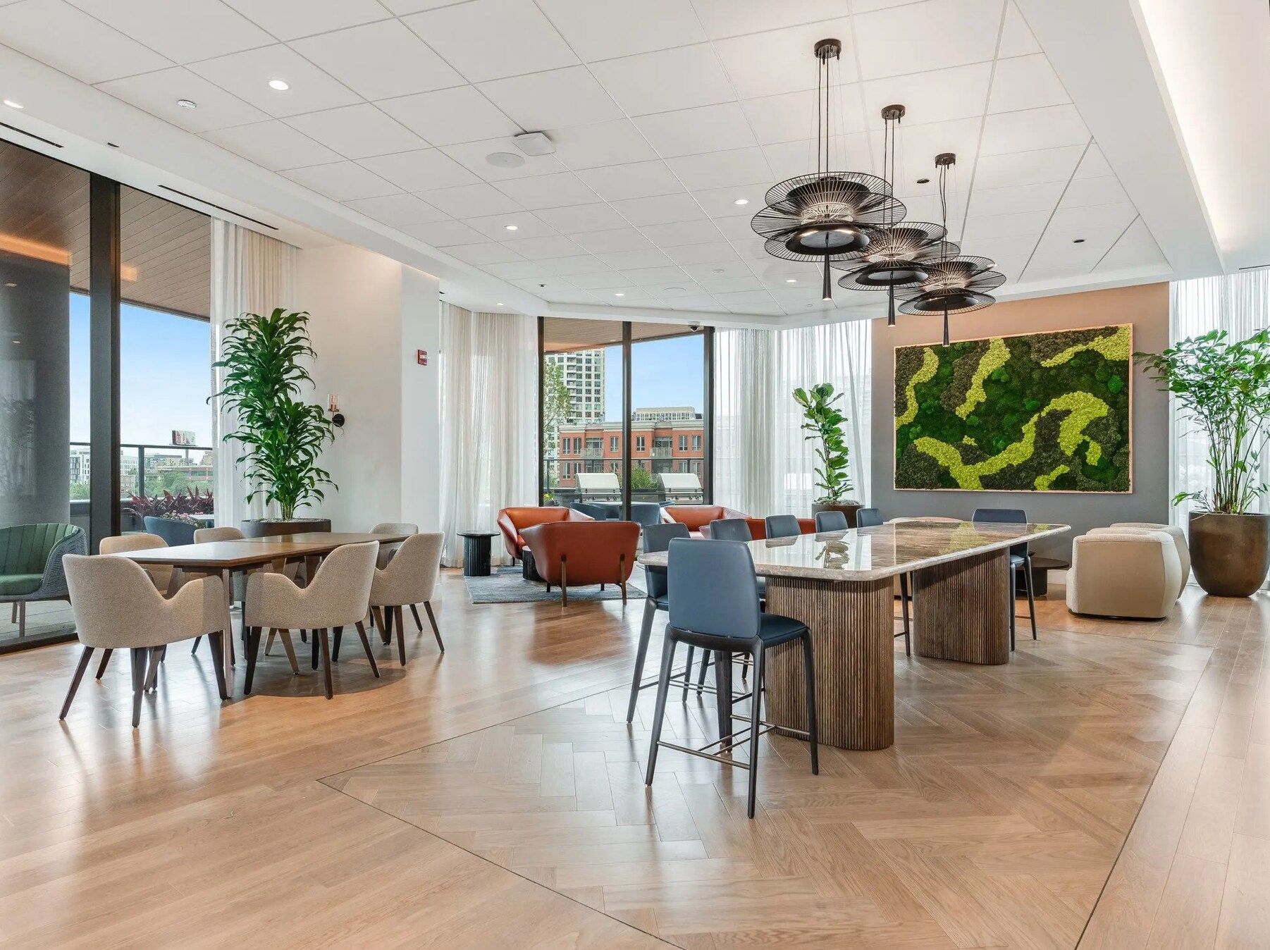 Building Photo - 345 N Canal St