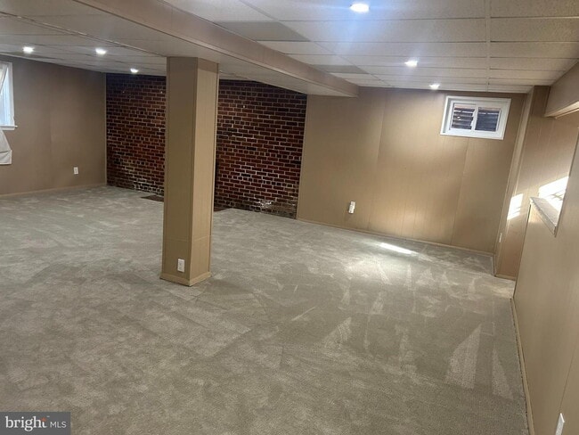 Building Photo - 3013 Nash Pl SE