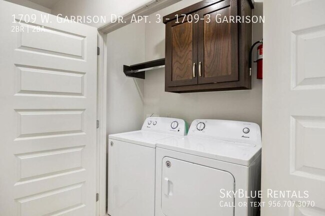 Building Photo - 1709 W Garrison Dr