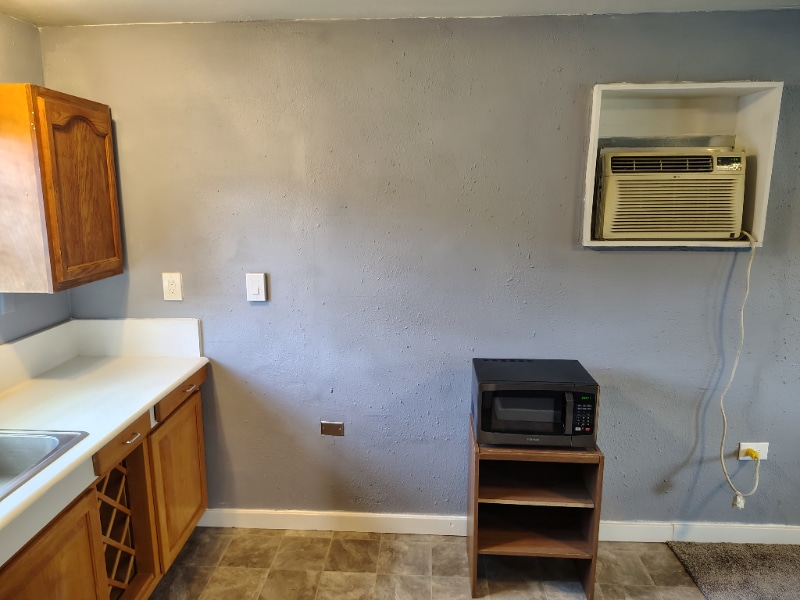 Building Photo - 183 SE Camelot Loop