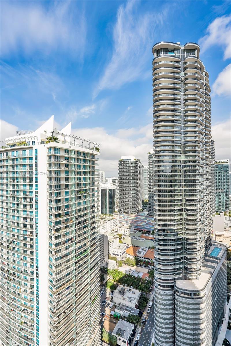 Building Photo - 1080 Brickell Ave