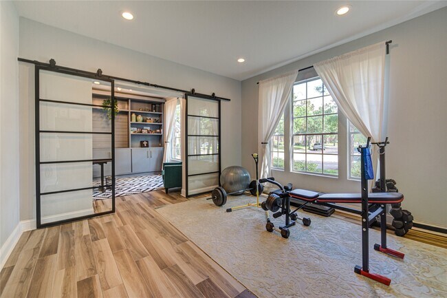 Building Photo - 6206 Clear Canyon Dr