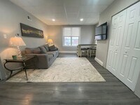 Building Photo - 2 bed/1 bath Apartment in the heart of Downtown Irwin