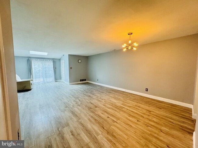 Building Photo - 22 Wyckwood Ct