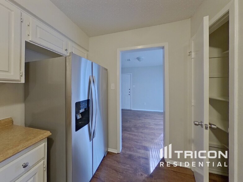 Building Photo - 717 Marlow Pl