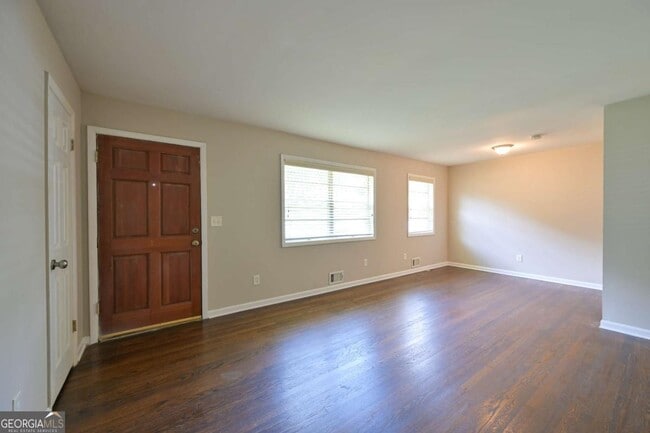 Building Photo - 2075 Claude St NW