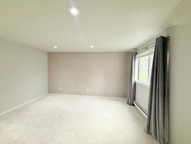 Building Photo - Gallery Condominiums - Downtown Kirkland