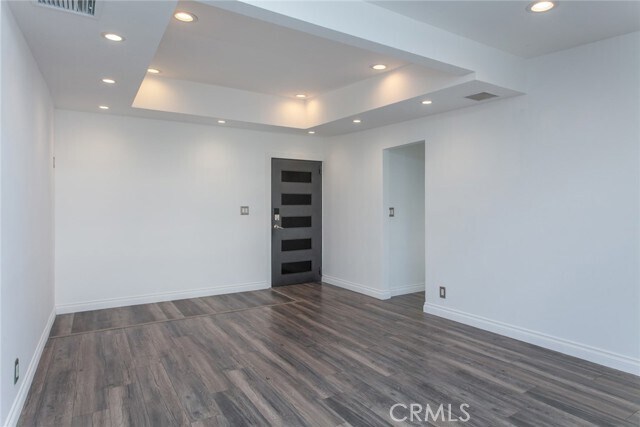 Building Photo - 9502 Laurel Canyon Blvd