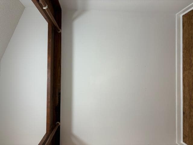 Building Photo - 519 Nutmeg Ave