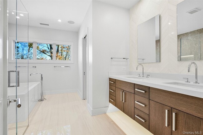 Building Photo - 65 Myrtle Blvd