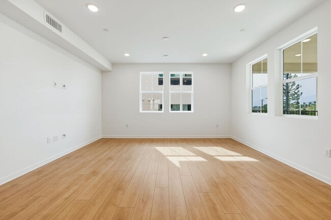 Building Photo - BRAND NEW 3 BEDROOM 2 BATH CONDO IN COVINA!