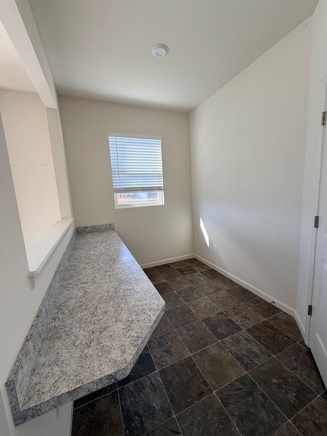 Building Photo - 15545 Westmoor Ave