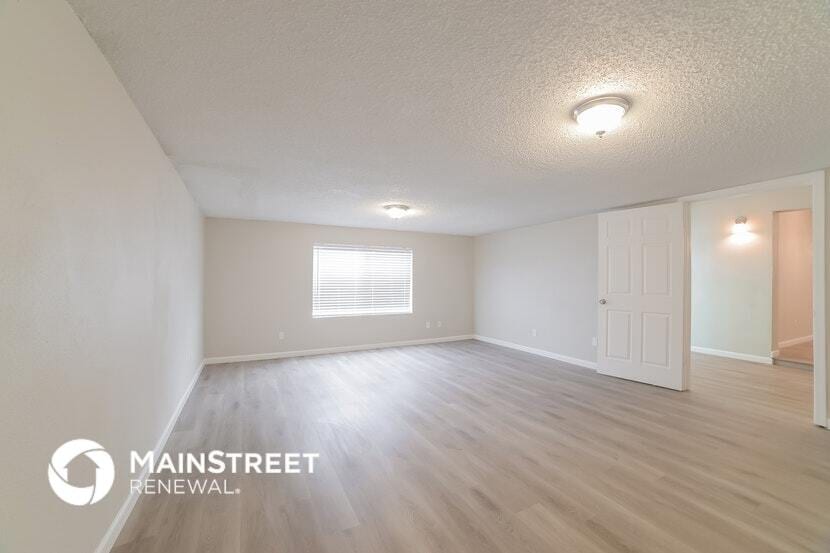 Building Photo - 1541 E Flower Cir