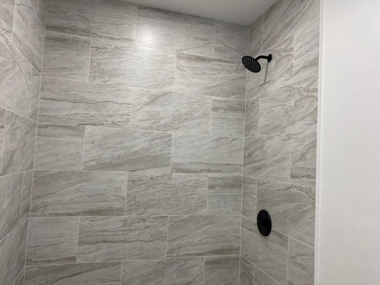 Building Photo - 571 Lynchfield Ave