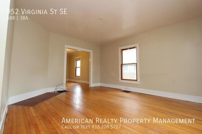 Building Photo - 952 Virginia St SE