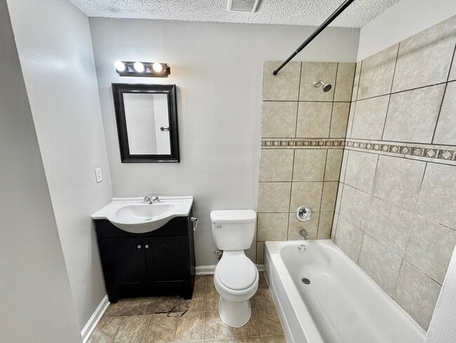 Building Photo - 3914 Longsneck Cove