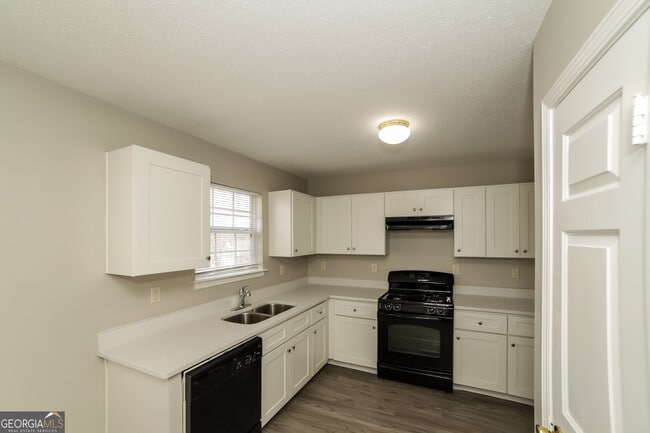 Building Photo - 1156 Misty Meadows Ln