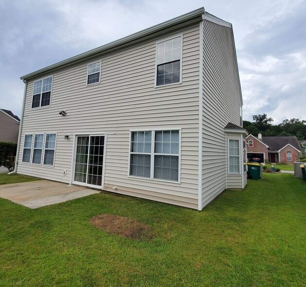 Building Photo - 2233 Blakers Blvd