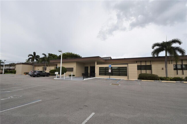 Building Photo - 7500 NW 5th Pl