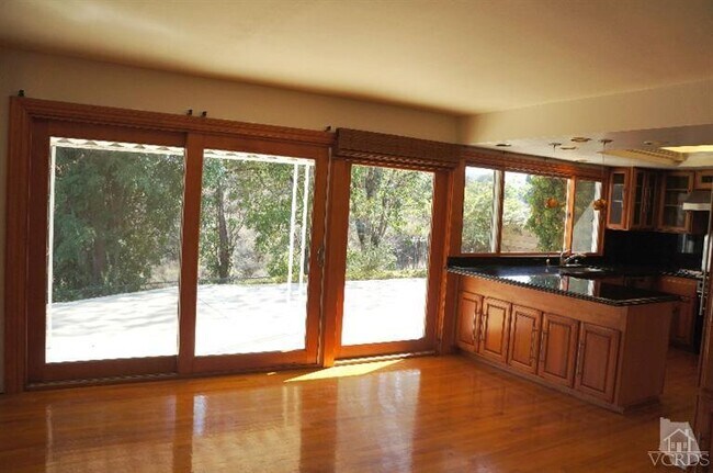 Building Photo - 2623 Velarde Dr