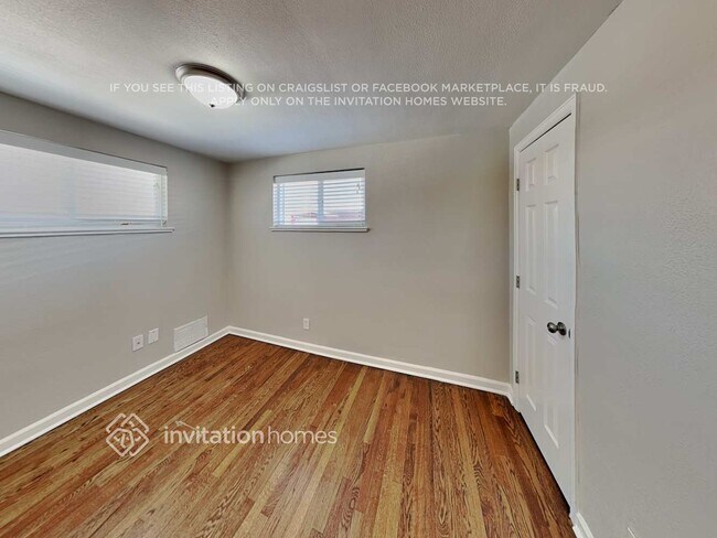 Building Photo - 1415 S Depew St