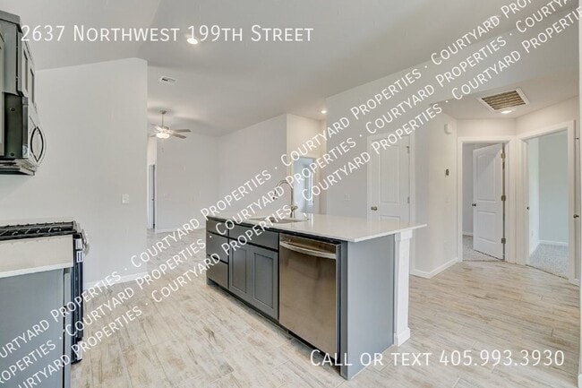Building Photo - 2637 NW 199th St