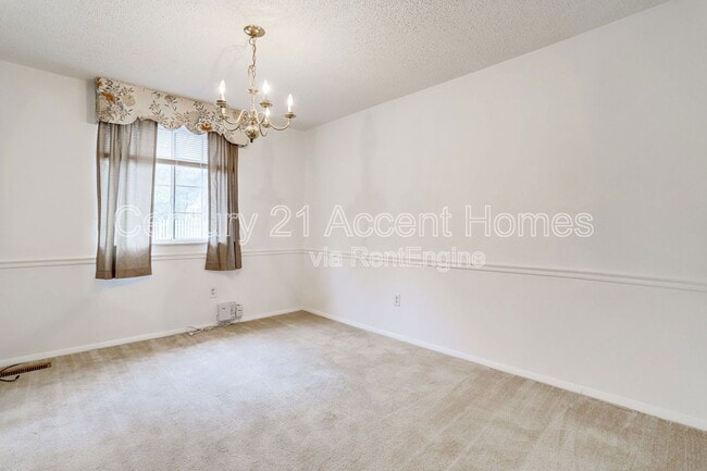 Building Photo - 5328 Larochelle Ct