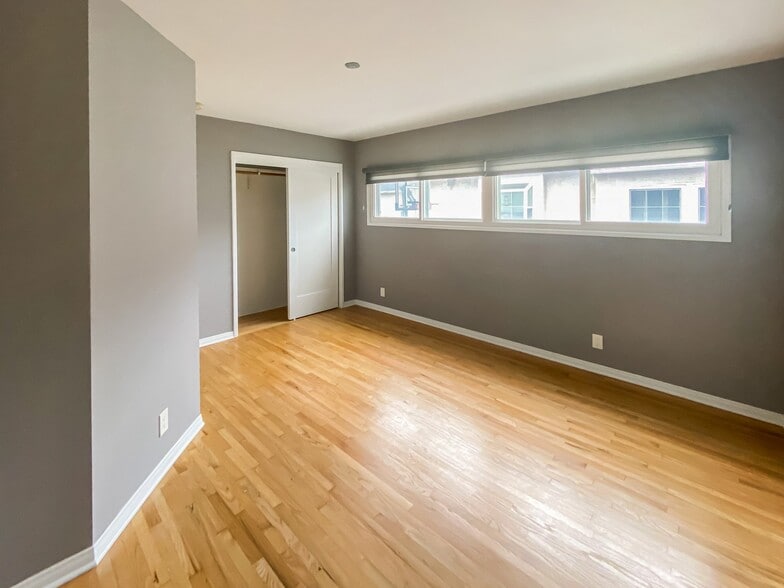 Building Photo - 6472 W 85th Pl
