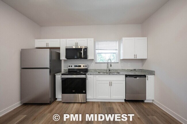 Building Photo - 1525 E Market St