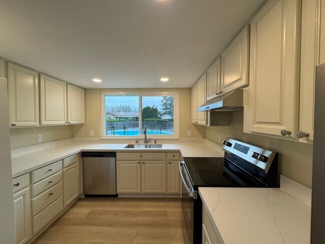 Building Photo - VAILABLE NOW! G O R G E O U S Single Story 3 Bed 2 Bath with Pool