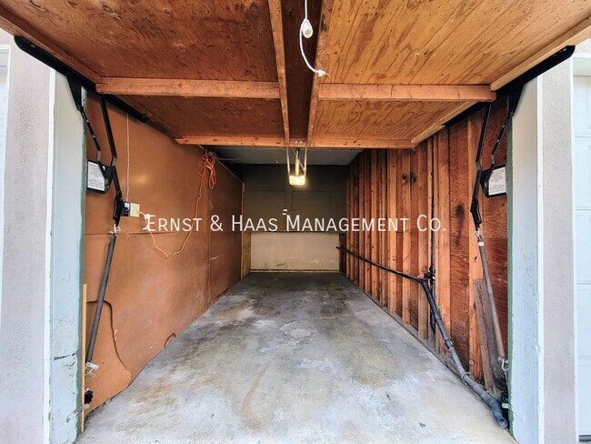 Building Photo - 5050 Linden Ave