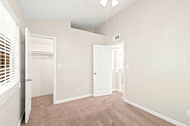 Building Photo - 2301 E University Dr