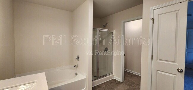 Building Photo - 336 Sinclair Ct