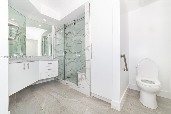 Building Photo - 17150 N Bay Rd