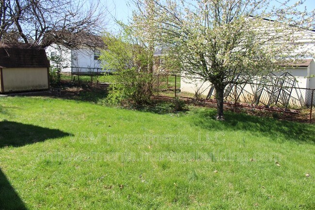 Building Photo - 3837 Wem Dr