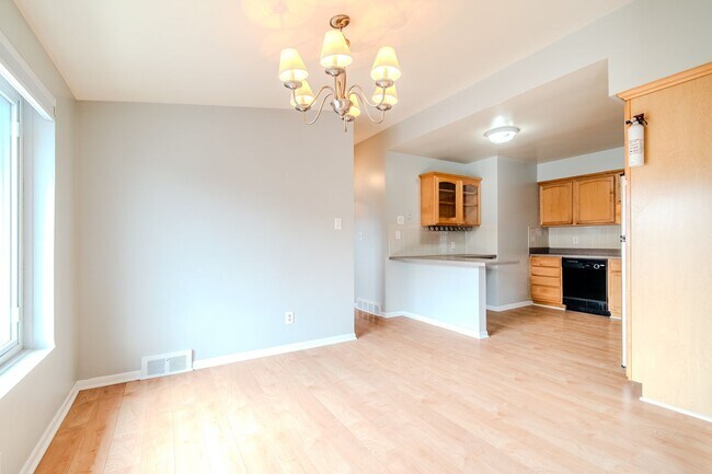 Building Photo - 361 N Eton St