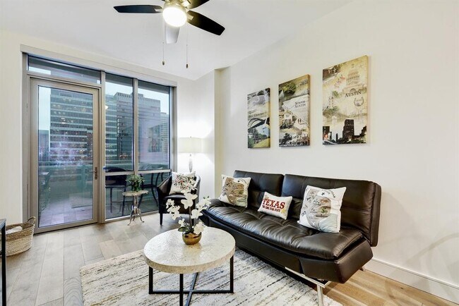 Primary Photo - 222 West Ave