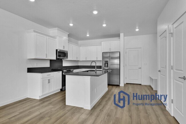 Building Photo - Brand New Home in Desirable Eagle