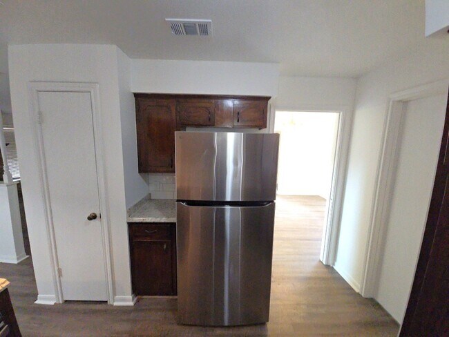 Building Photo - 3810 R V Mayfield Dr