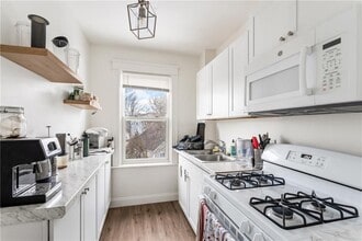 Building Photo - 19 Vale St