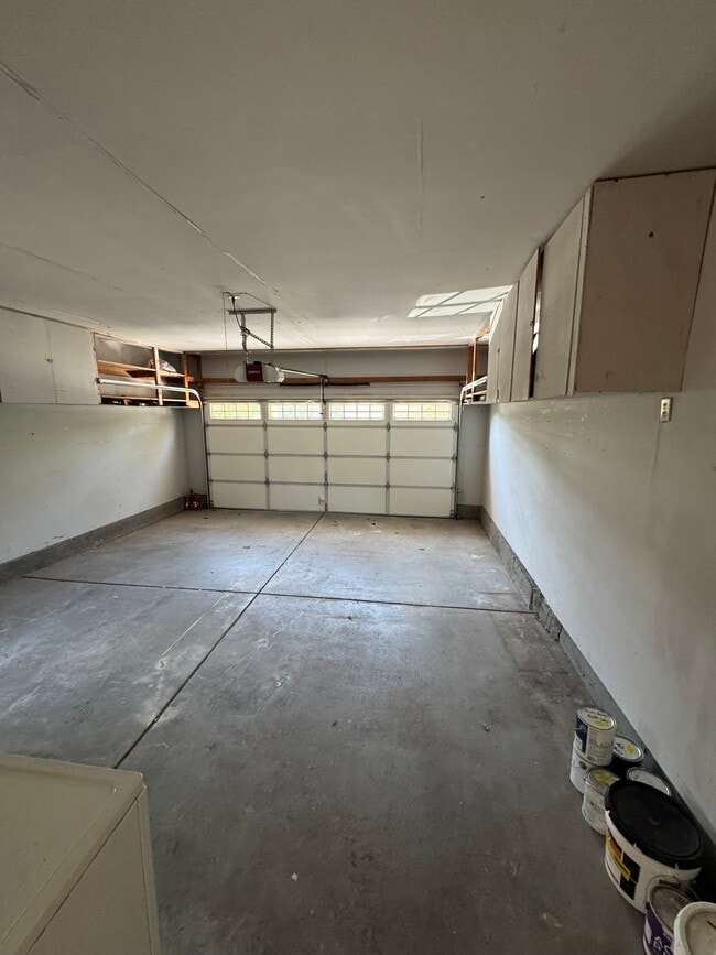 Building Photo - 969 Madison Dr