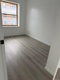 Building Photo - 86-05 Britton Ave