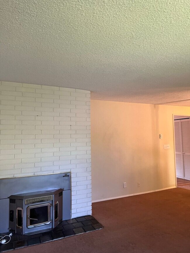 Building Photo - December Rent Free!